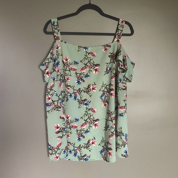 Floral flutter sleeve blouse - Picture 2 of 3